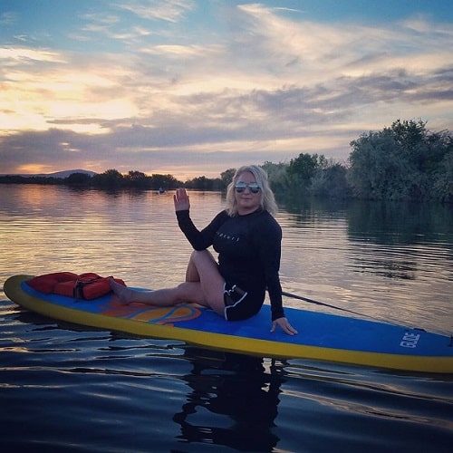 Paddle board yoga, sup yoga